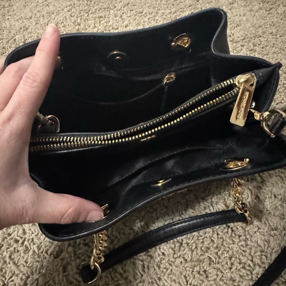 Michael Kors- Perfect Date Night Bag! 💕 - Picture 4 of 7
